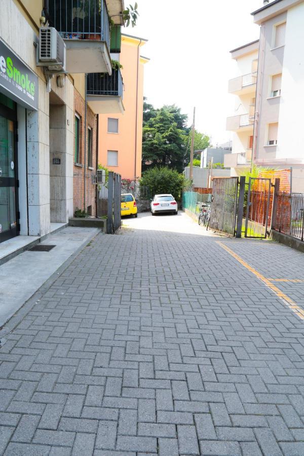 Guest House Simonazzi Reggio Emilia Bagian luar foto