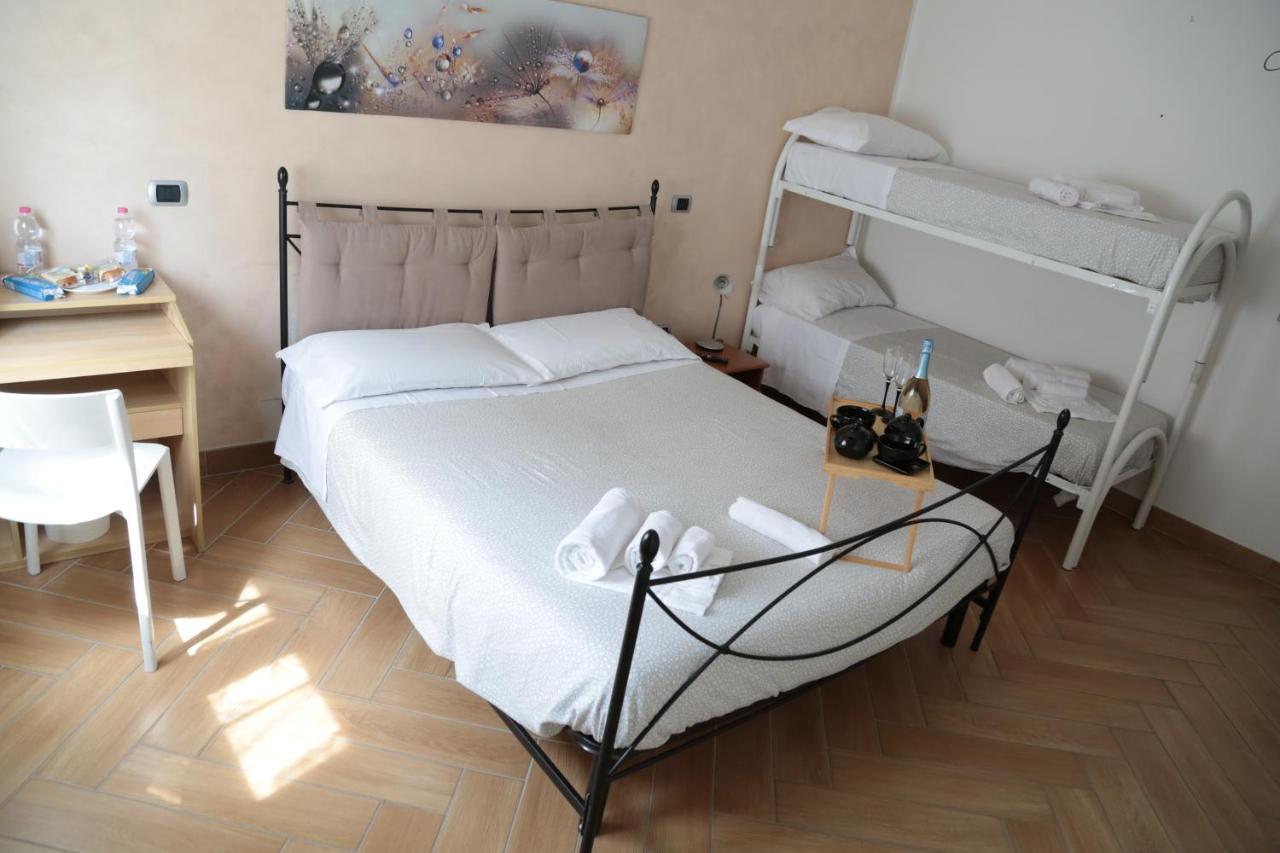 Guest House Simonazzi Reggio Emilia Bagian luar foto