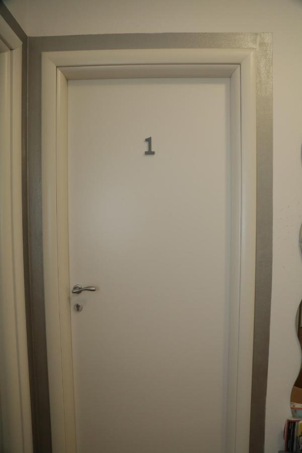 Guest House Simonazzi Reggio Emilia Bagian luar foto