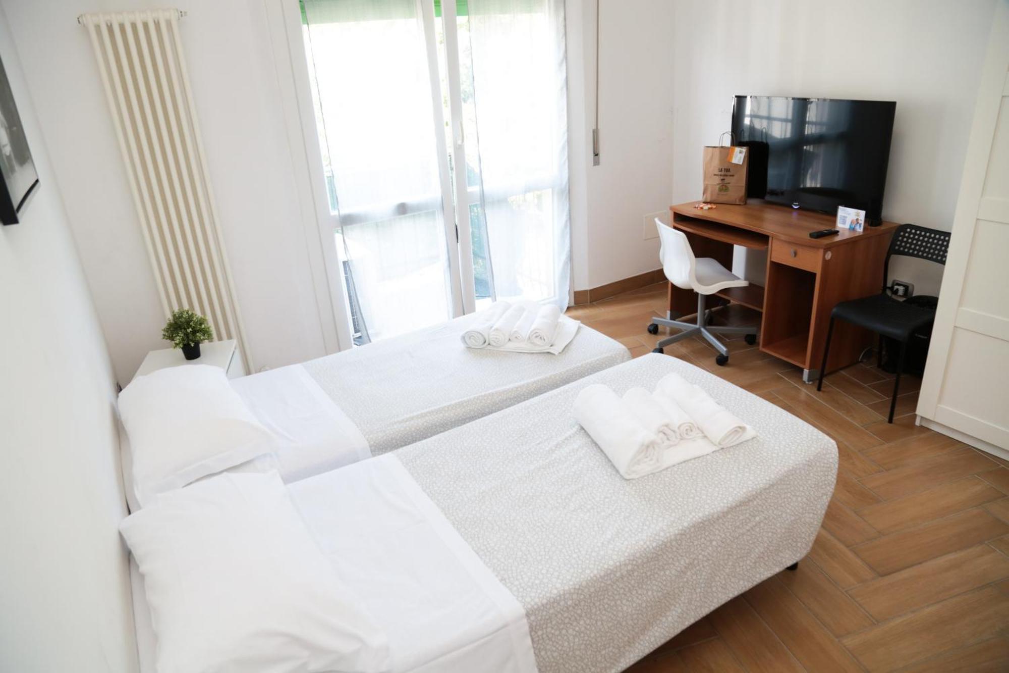 Guest House Simonazzi Reggio Emilia Bagian luar foto